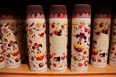 カバンに入れて持ち運びやすい小ぶりのステンレスボトル