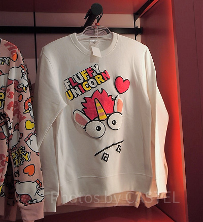 フラッフィの顔が印象的なトレーナー