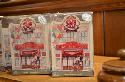 東京ディズニーランド『“36周年アニバーサリー”フラッグ・ピンバッジ』グッズ紹介 | Be Our Guest（ディズニーブログ）