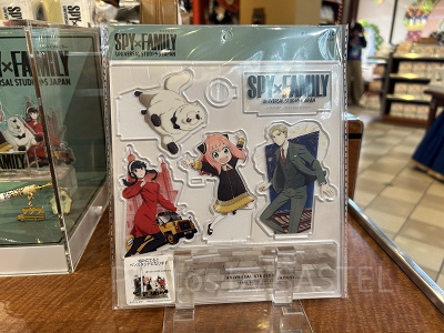 USJ 限定　スパイファミリー　ルームウェアセット　Lサイズ SPY×FAMILY」よりアーニャの制服をモチーフにした“大人用”ルーム
