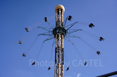ハンパない高さの空中ブランコ！鉄骨番長