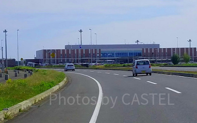千葉から車で1時間半、茨城空港が見えてきました