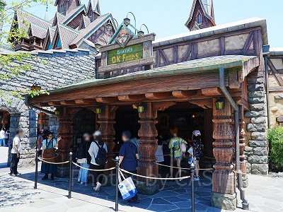 オーケンのオーケーフードは誰でも並んで利用できる