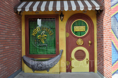 ミニオンパークの「ホテルバナナ」外観