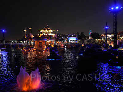 アクアトピア：夜は幻想的な雰囲気