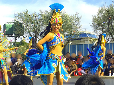 アラビアンコスチュームのダンサーさん