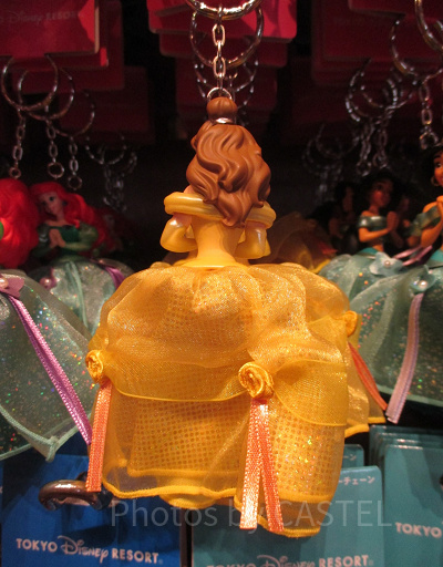 フィギュアキーチェーン裏