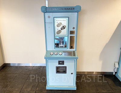 ベイサイド・ステーションのメダリオンメーカー