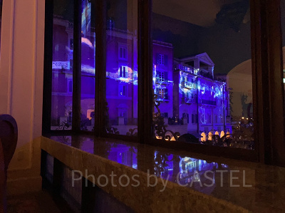 ベッラヴィスタ・ラウンジの窓際席から見たビリーヴ（ミラコスタ左側の壁面）