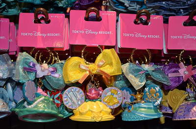 ベルのイヤーハット型キーチェーン