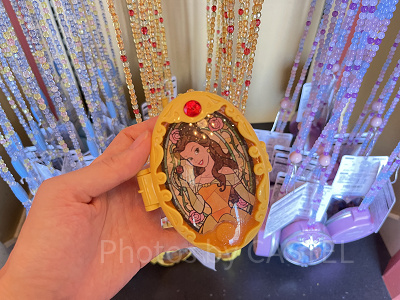 ベルの光るペンダント