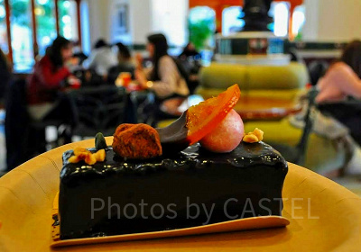 ビバリーヒルズブランジェリーのケーキと店内の様子/USJ