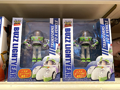 バズ・ライトイヤーのおもちゃ