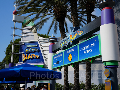 カリフォルニアアナハイムディズニーのアトラクション：バズ・ライトイヤーのアストロブラスター