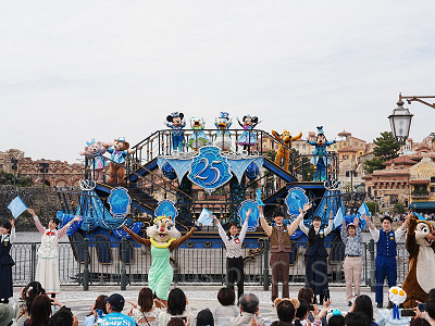 お祝いに駆けつけるキャストさんたち