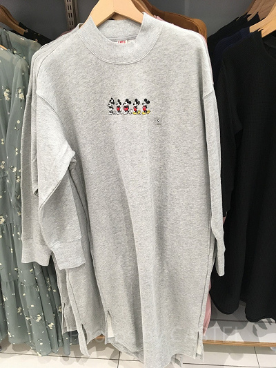 セレブレイトミッキースウェット(グレー)