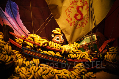 バナナに埋もれるチャンドゥ