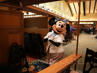 カリフォルニア・アナハイムディズニーのキャラクターダイニング：ミニー