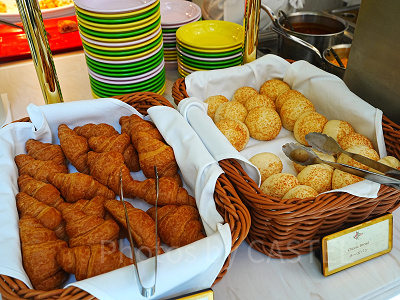 チーズパンとクロワッサン