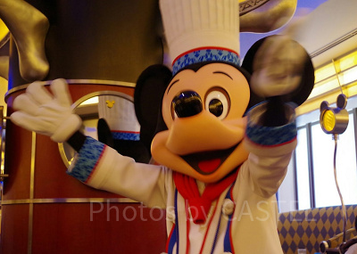 ディズニーホテルの宿泊特典でレストランを予約しよう！特典の内容