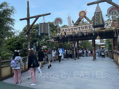 チャイナボイジャーの待ち列の様子(18:30ごろ)