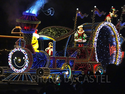 2025】ディズニークリスマスのショーパレード&お土産グッズ情報！新