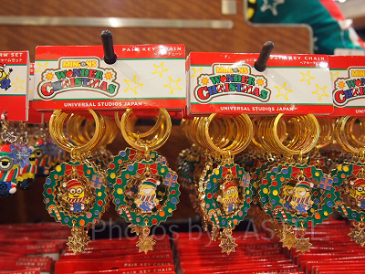 クリスマスリース型のペアキーチェーン