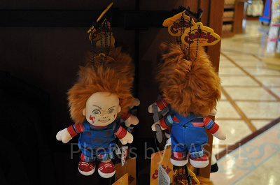 ユニバハロウィン2022グッズ：チャッキーのぬいぐるみキーチェーン