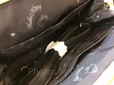 ウォレット機能付きがま口ショルダーバッグ　ハローキティ　中身