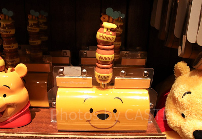 2026】プーさんグッズ全種まとめ！ディズニーで買えるお菓子や