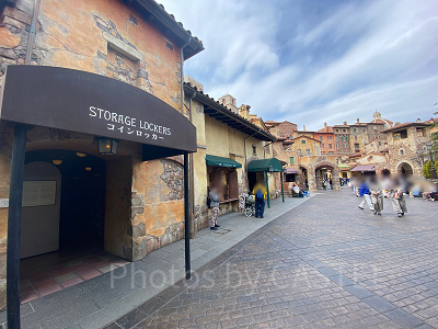 宅配センター横コインロッカー（パーク内）