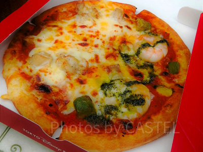 コンビネーションピッツァ(チキン、アボカド・シュリンプ)