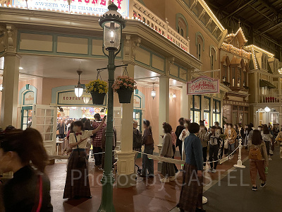 ワールドバザール・コンフェクショナリーの混雑状況(イメージ)