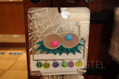 クッキーモンスターの20周年ネックレス