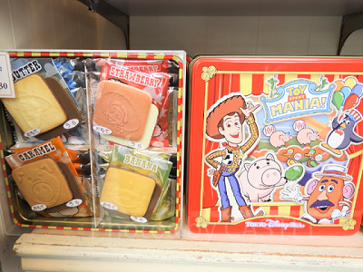 缶入りのクッキー「トイ・ストーリー・マニア！クッキー」