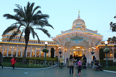 夕刻のクリスタルパレス・レストラン