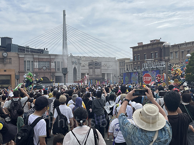 NO LIMIT! サマー・スプラッシュ・パレードの様子