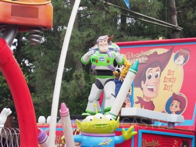 かっこいいバズとちょっとアレ（笑）でかわいいリトルグリーメン♪