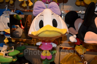 2026】ディズニーで買えるデイジーグッズ34選！ぬいぐるみやキー