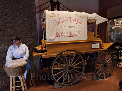 ディズニーカリフォルニアアドベンチャー：サワーブレッドは試食もできる！