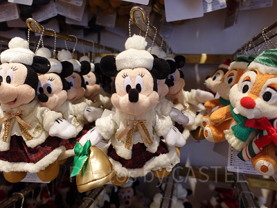 ディズニークリスマスグッズ2022：ぬいぐるみバッジ（ミニー）