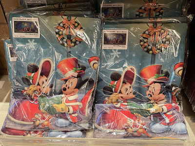 ディズニークリスマスグッズ2023：ワイドバスタオル 2023年11月07日(火)発売