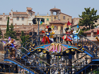 レッツ・セレブレイト・ウィズ・カラー