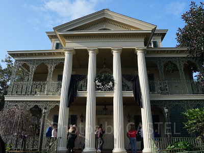 カリフォルニアアナハイムディズニーのアトラクション：ホーンテッドマンション