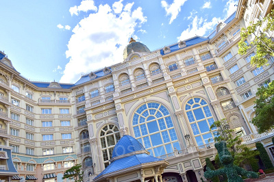 ディズニーランドホテルの外観