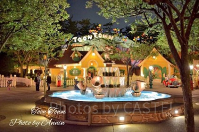 ディズニーランド夜景おすすめスポット：トゥーンタウン広場