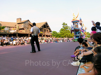 ディズニーランドのパレードは人気