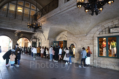 ディズニーシー3月混雑状況レポート：フィガロズ・クロージアーの待ち列（10:00頃）