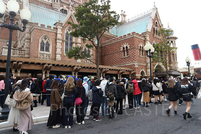 ディズニーシー3月混雑状況レポート：タワー・オブ・テラーの待ち列（10:00頃）