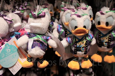 ドナルドのぬいぐるみバッジ